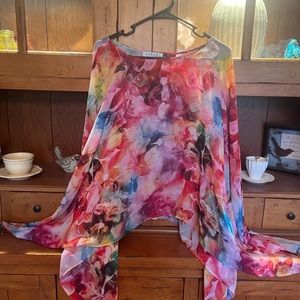 Askari flowy top,M/L pastel watercolor floral , dramaticbutterfly sleeves, slit